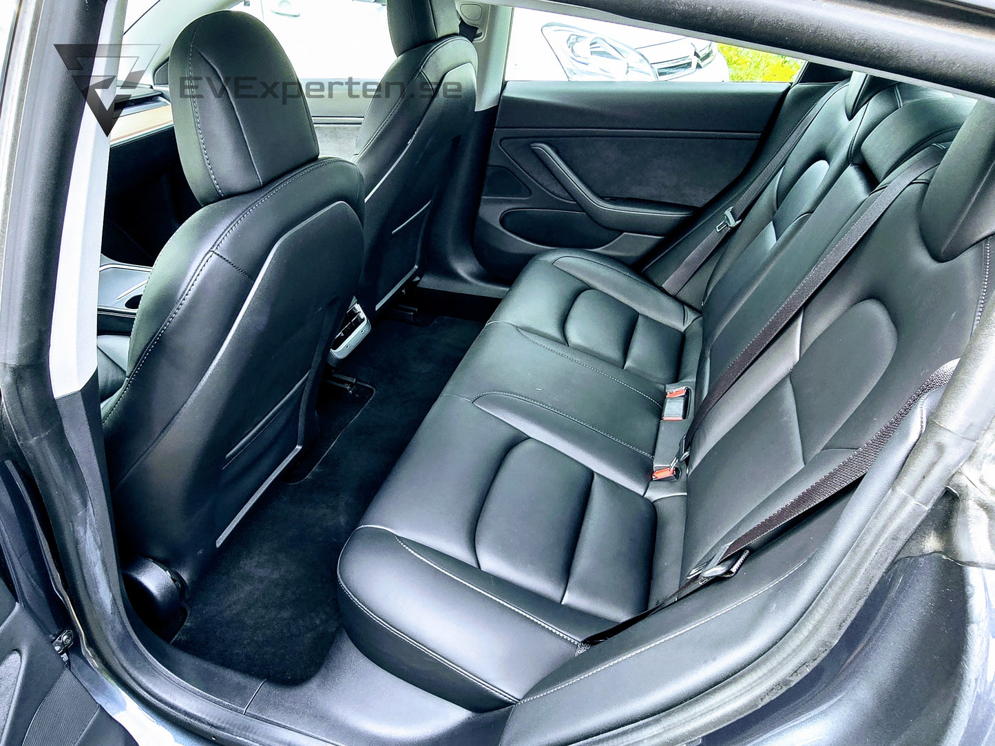 Reservationsavgift - Tesla Model 3 Long Range - Refresh och Drag - 2021