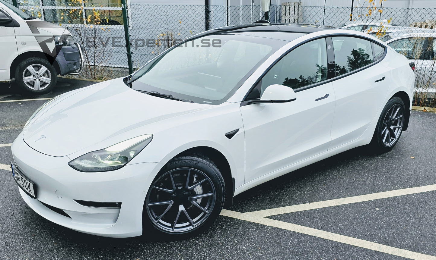 Reservationsavgift - Tesla Model 3 Long Range AWD - Full Refresh - 2021