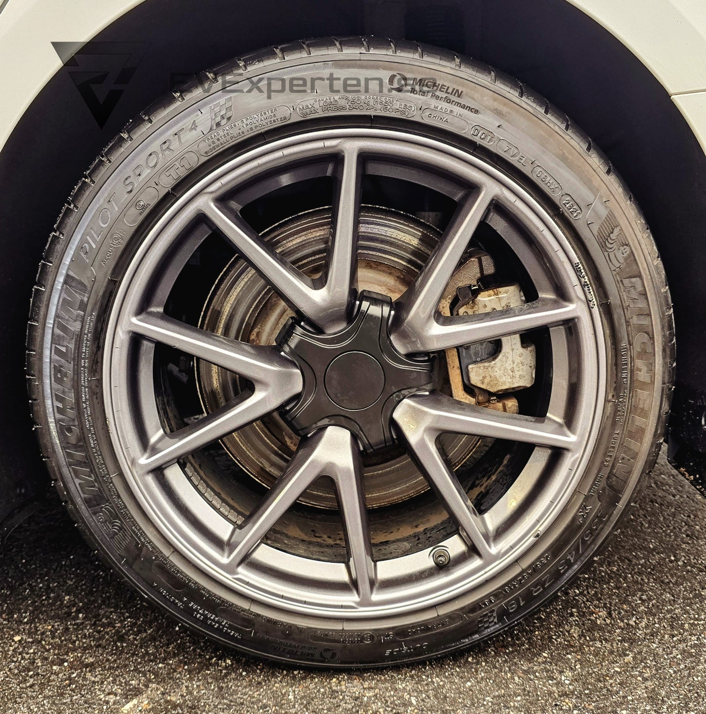 Reservationsavgift - Tesla Model 3 Long Range AWD - Full Refresh - 2021