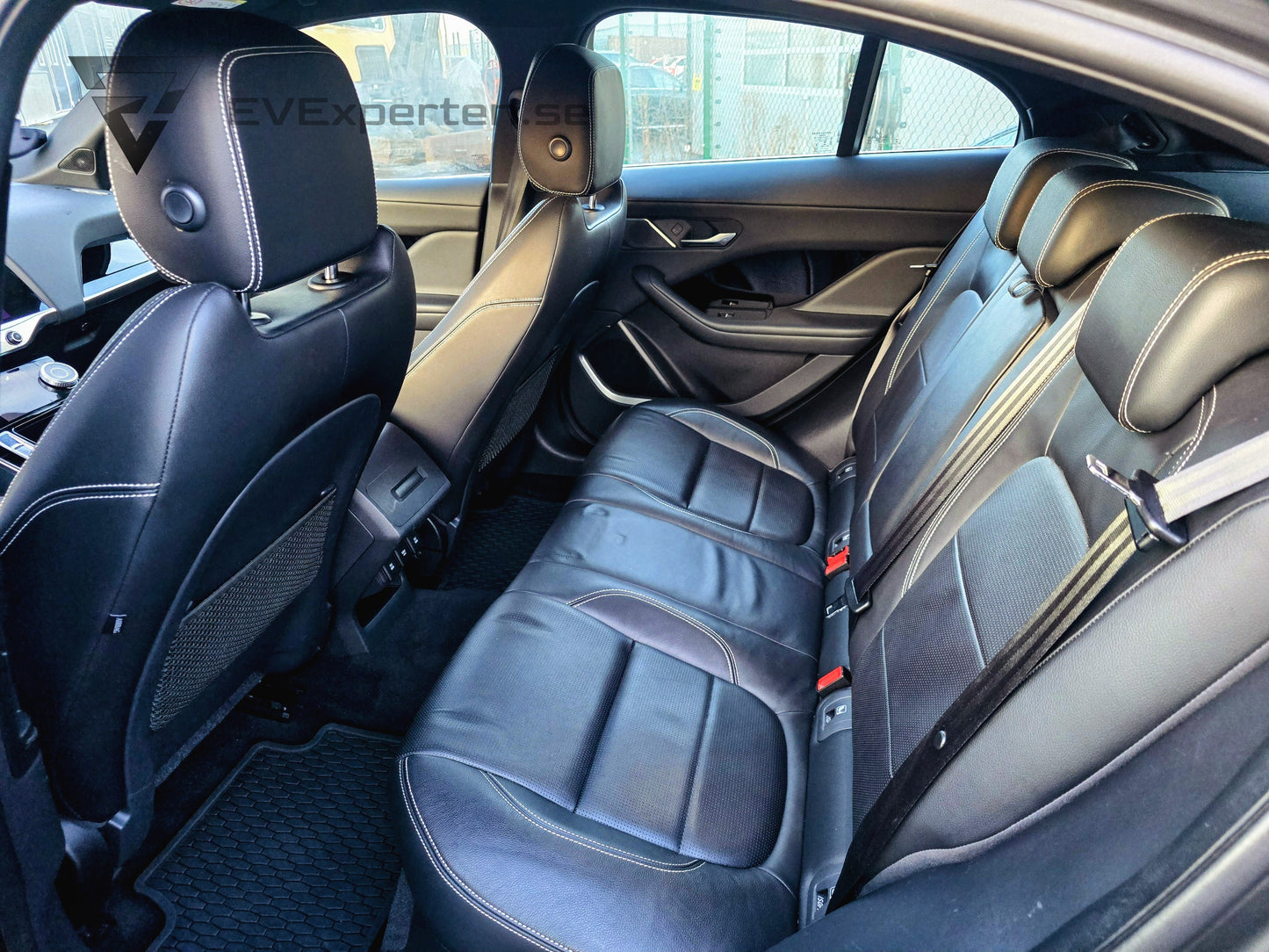 Deposition - Jaguar I-Pace EV400 AWD SE - Dragkrok - 2019