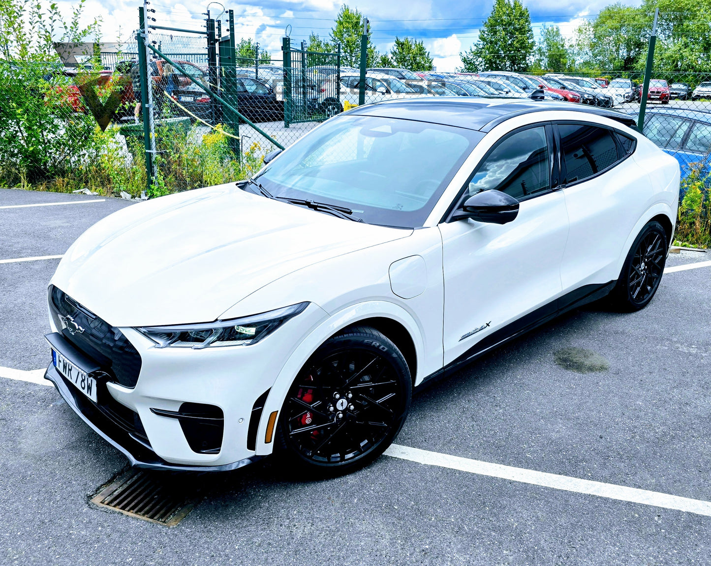 Reservationsavgift - Ford Mustang Mach-E GT - AWD 487 HK - 2022