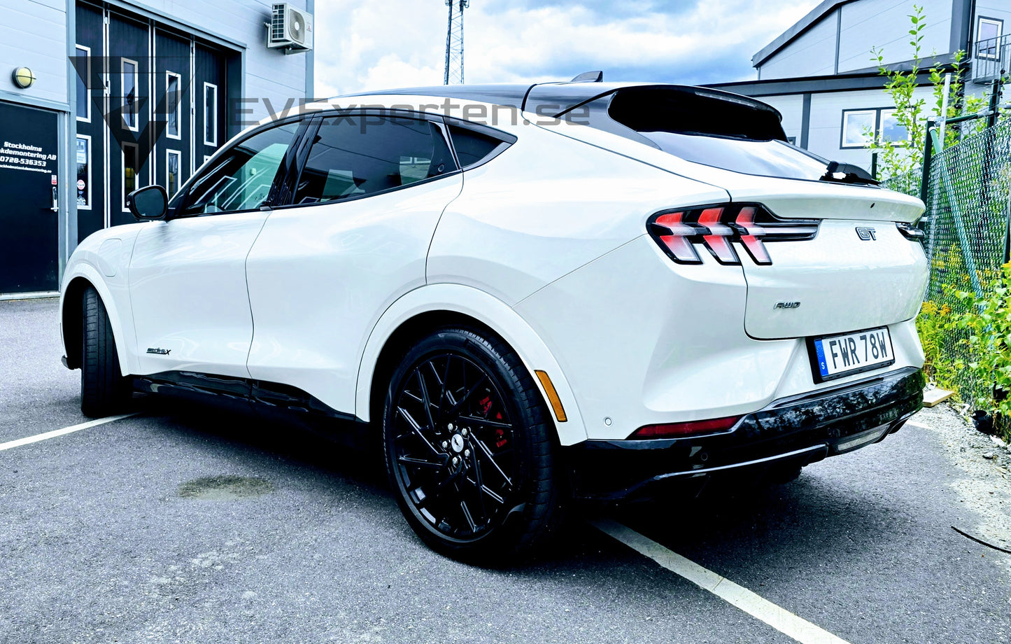 Reservationsavgift - Ford Mustang Mach-E GT - AWD 487 HK - 2022