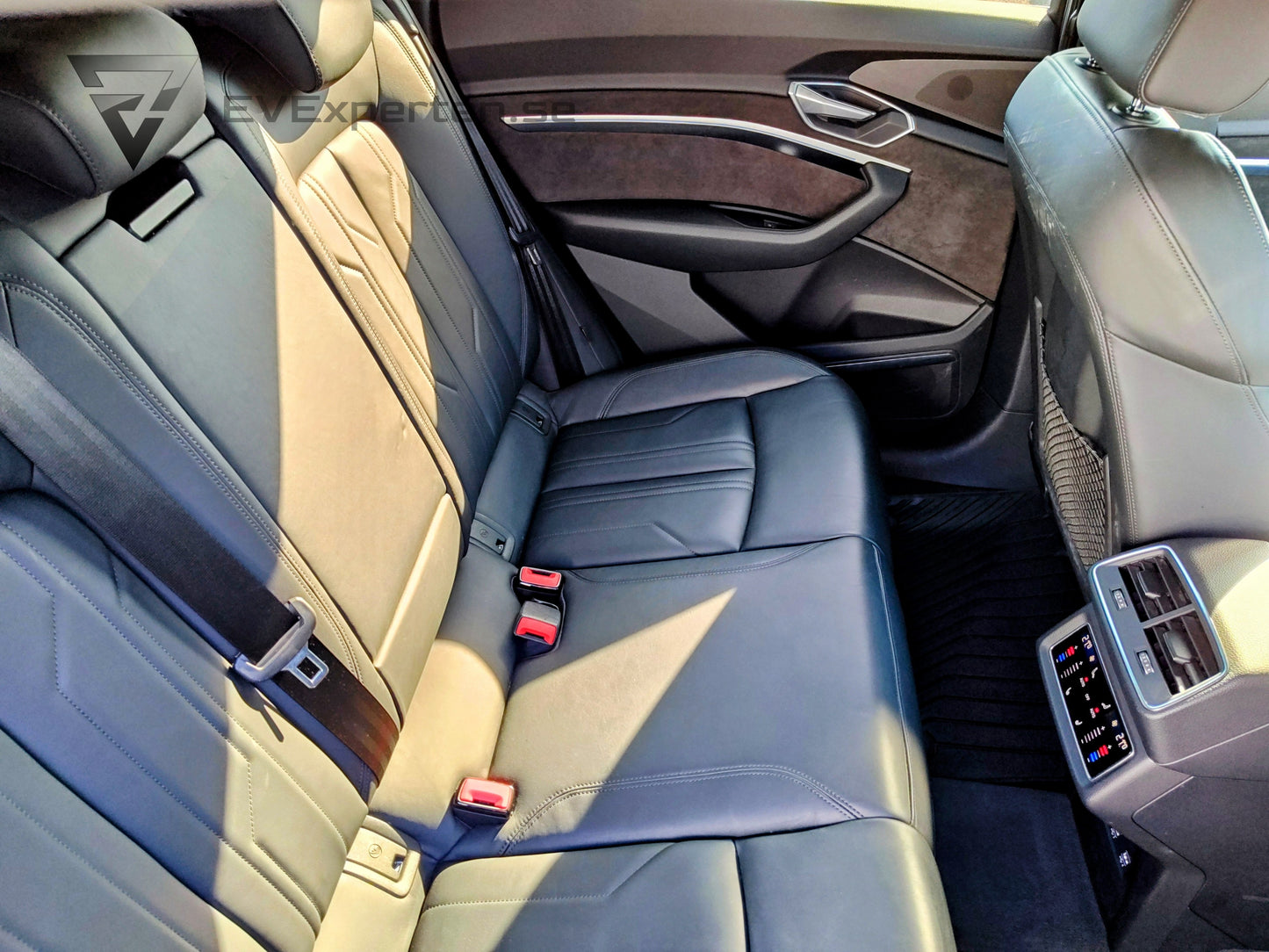Reservationsavgift - Audi E-Tron 55 Quattro Proline - Extremt Välutrustad - 2019
