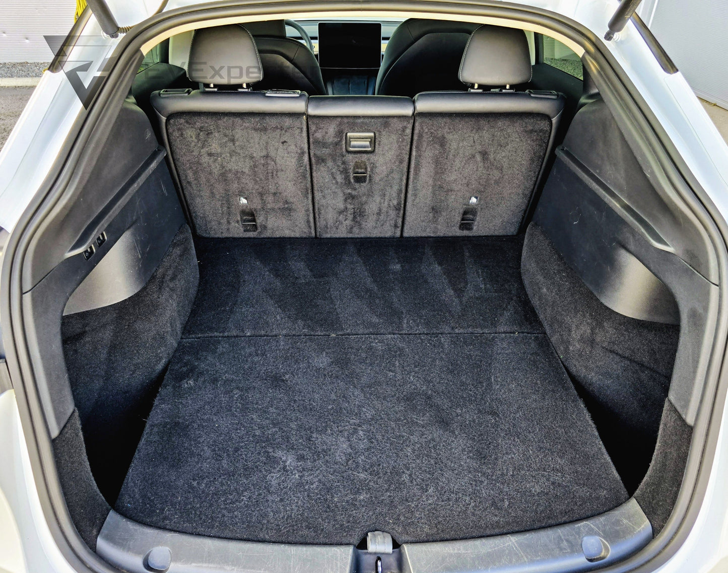 Deposition - Tesla Model Y RWD - Dragkrok - 2023