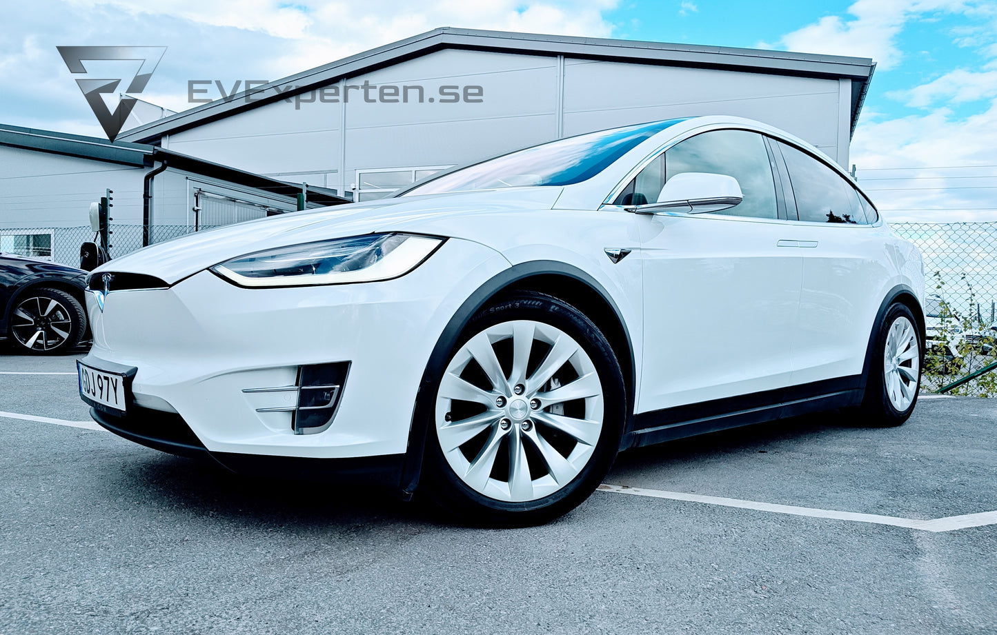 Reservationsavgift - Tesla Model X Long Range AWD Raven 7 Sits - 2019