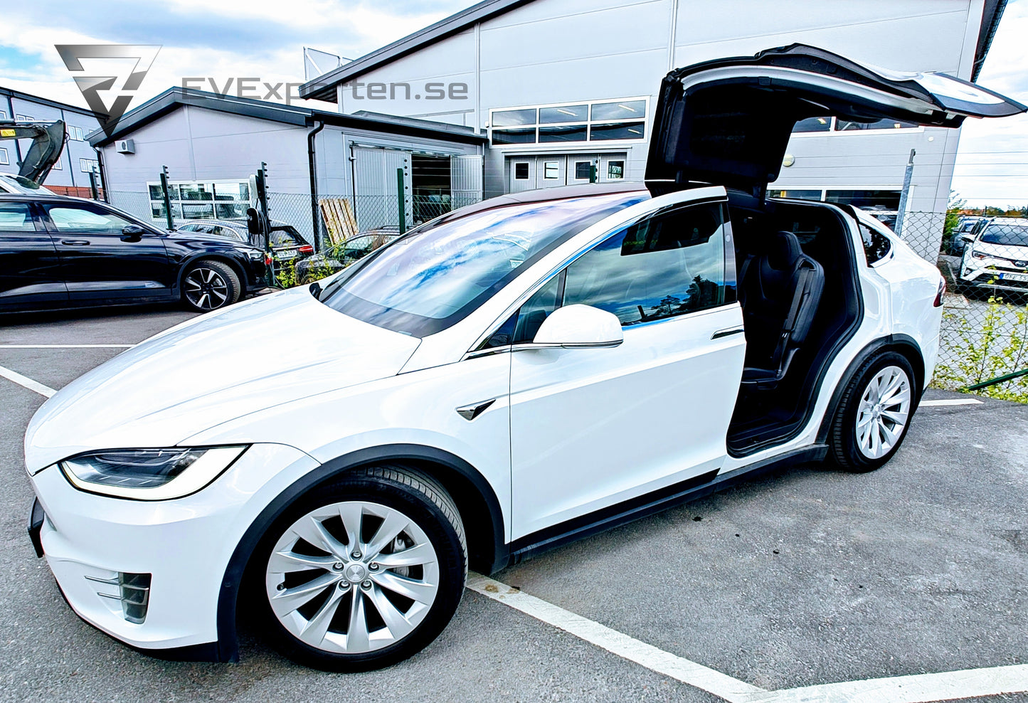 Reservationsavgift - Tesla Model X Long Range AWD Raven 7 Sits - 2019